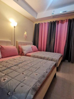 Unit 352B Shell Residences 2full size bed